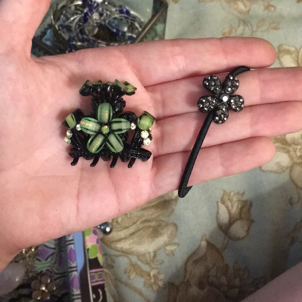 Hair clip and tie